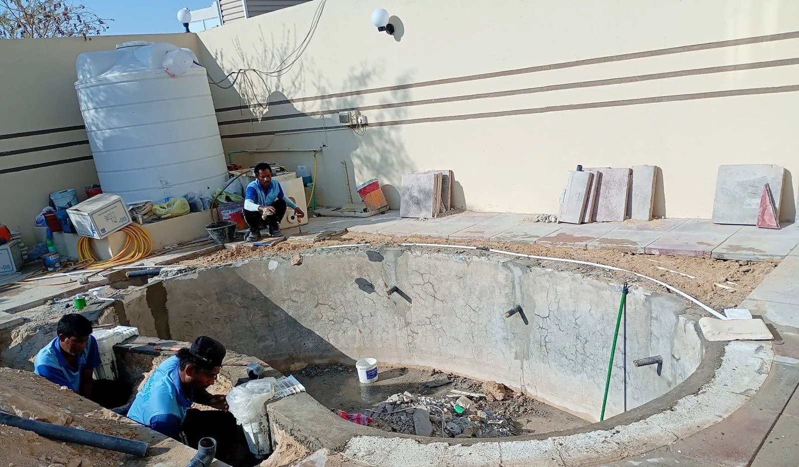 إزالة التشطيب والتمديدات